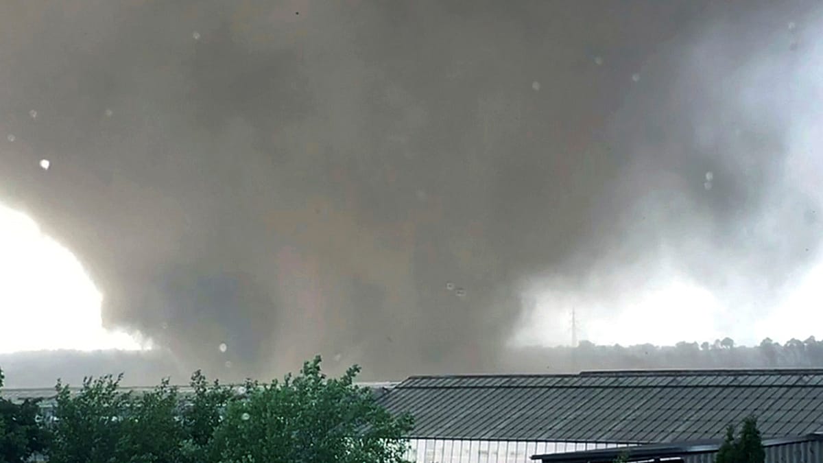 Tornado Hits Gronau as DWD Warns of Weekend Storms Across Germany