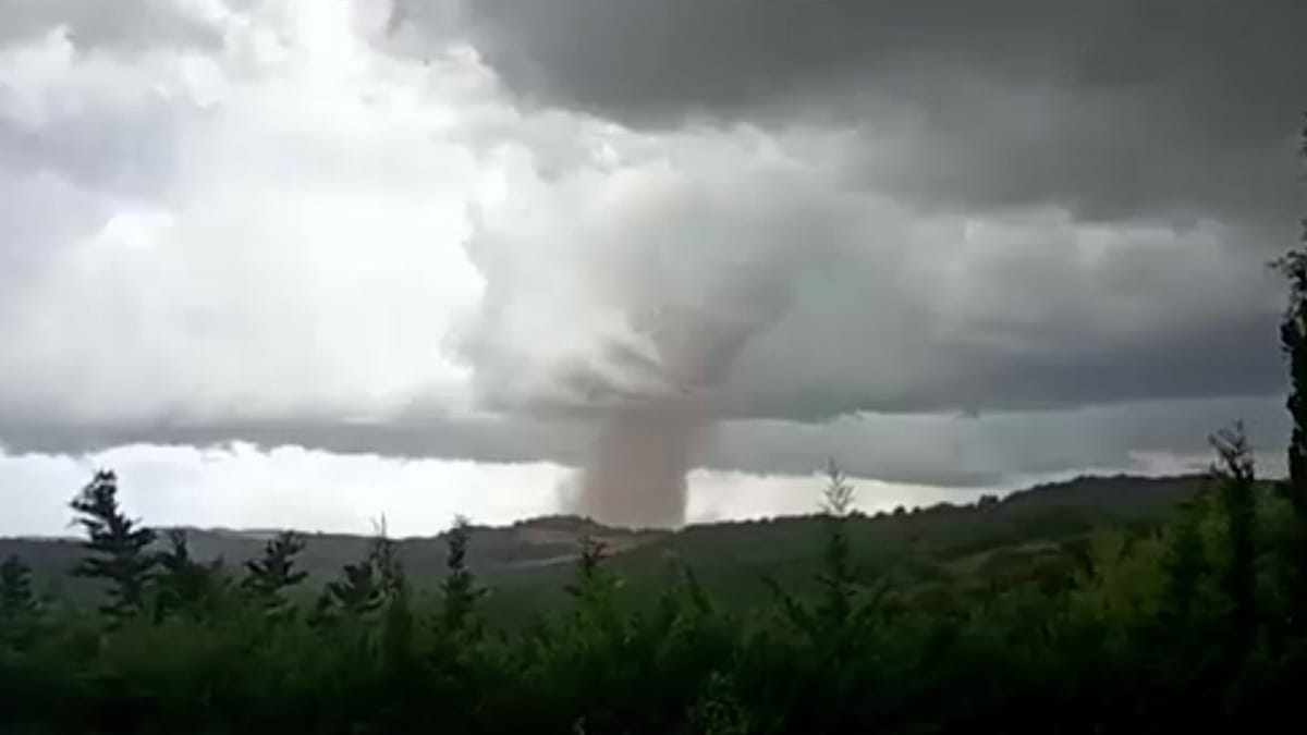 Tornado in Aude injures 26 and damages around 100 homes