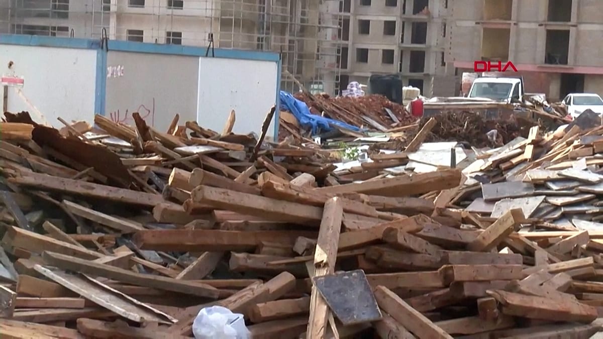 Tornado kills four workers at Antalya construction site
