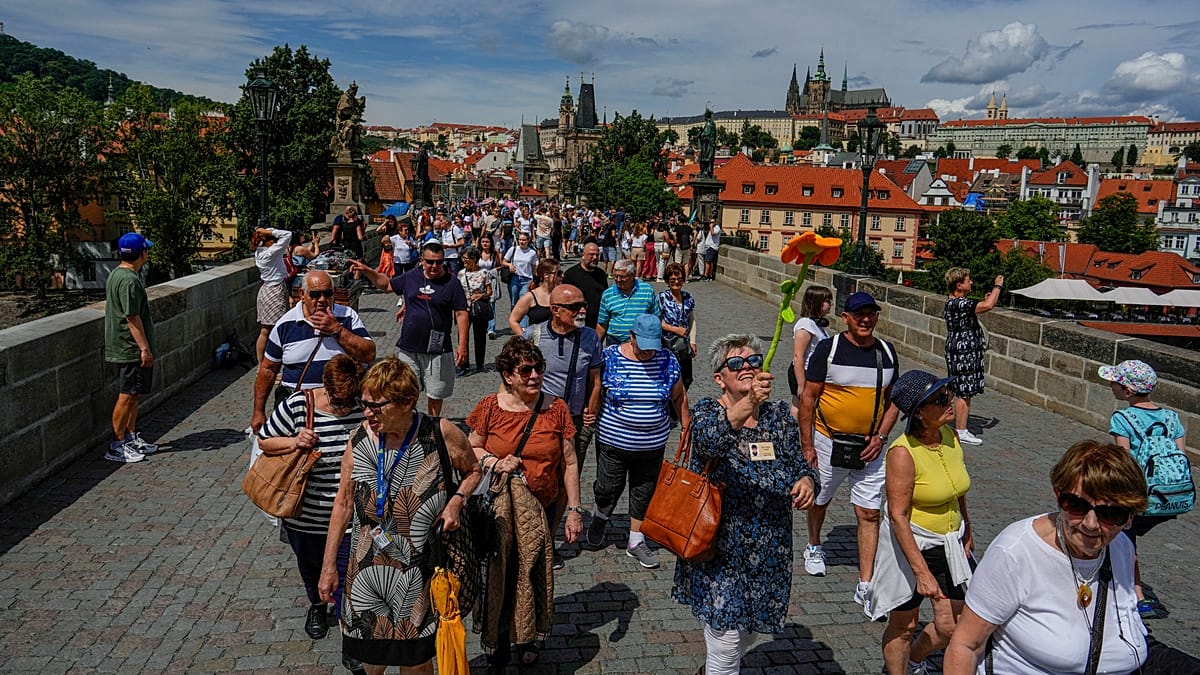 Tourist guides demand action as Europe's heatwaves turn deadly