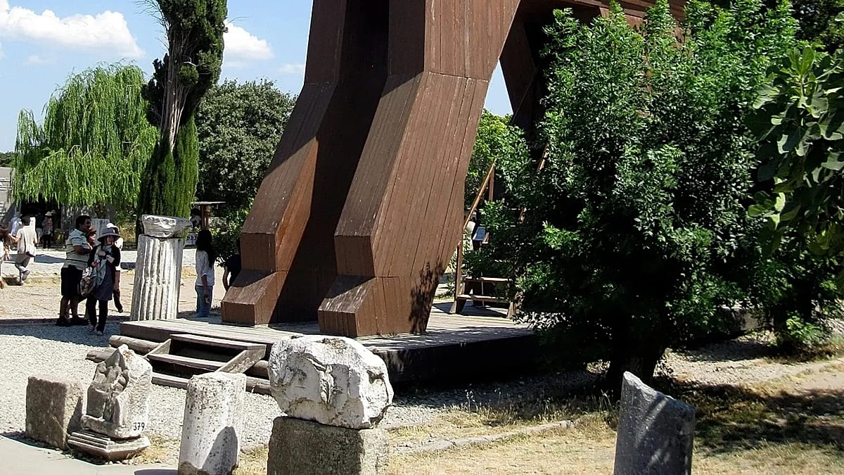Troy's 2,800-Year-Old Agora Rewrites the City's Aftermath