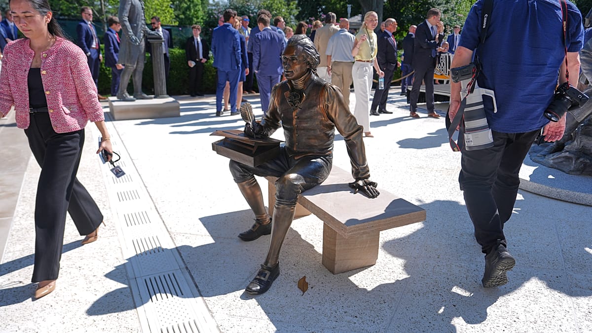 Trump adds Jefferson statue to transformed White House Rose Garden