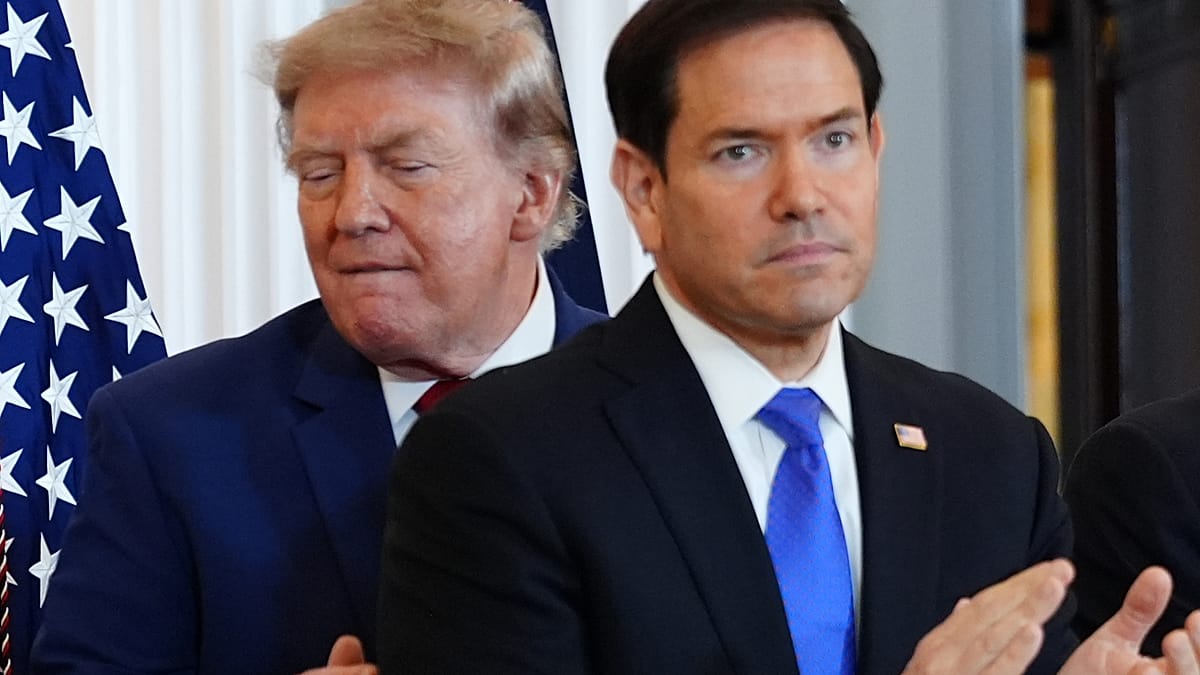 Trump administration to revoke 200,000 asylum seekers' visas