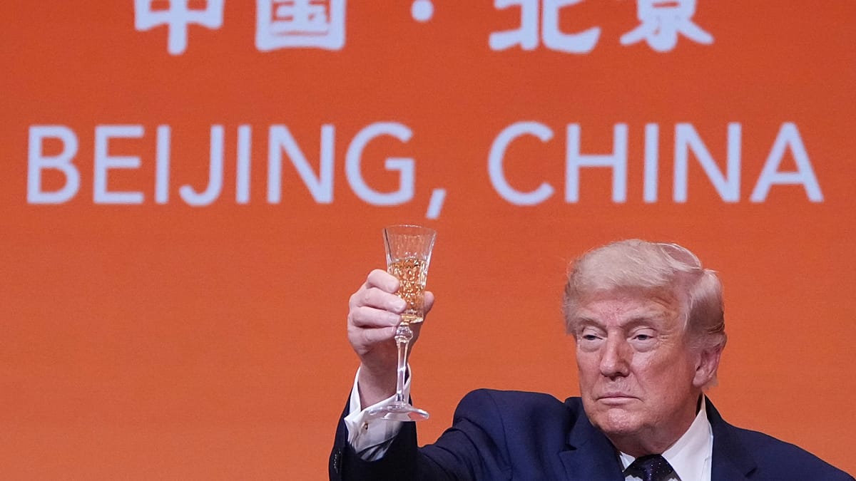 Trump and Xi Exchange Toasts at Beijing Banquet as Europe Weighs Trade Implications