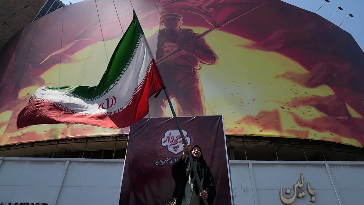 Trump announces new Iran talks for Monday after shelving major strike