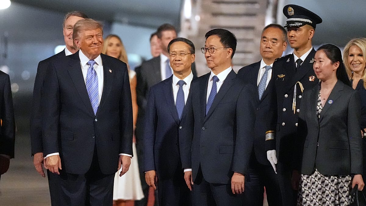 Trump Arrives in Beijing for Xi Talks as Europe Watches Trade War Fallout