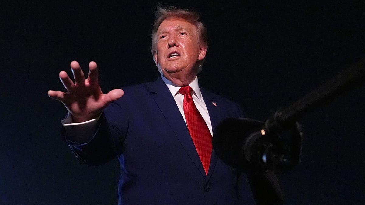 Trump escalates rhetoric against Iran over protest executions