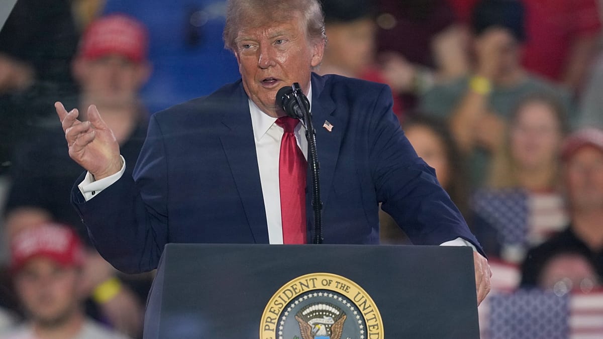 Trump hints at third-term bid despite constitutional limits