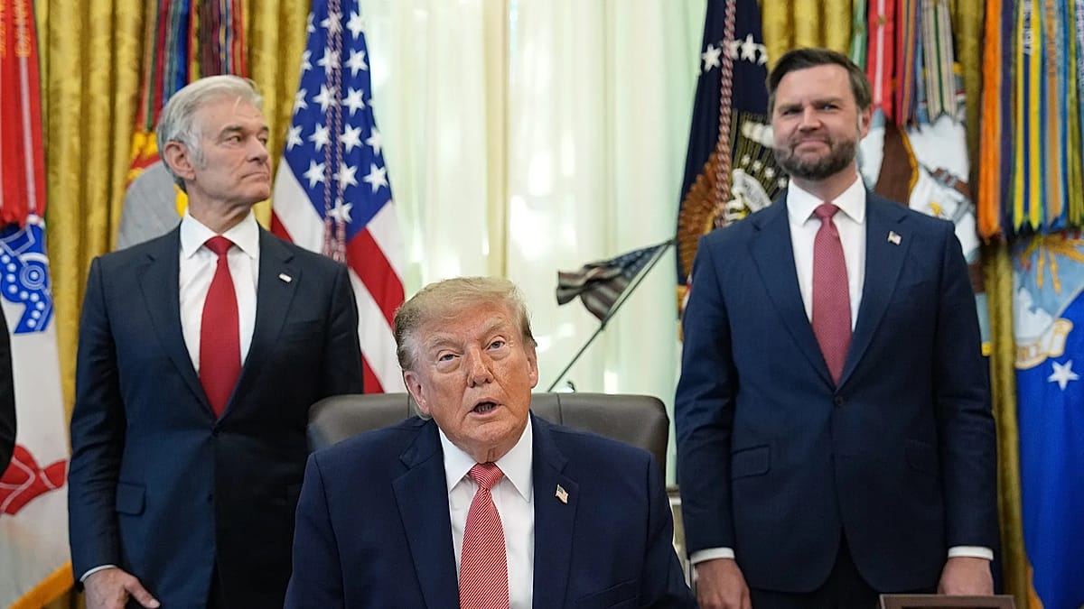 Trump Presses Zelenskyy to 'Make a Deal' as US Patience Wears Thin