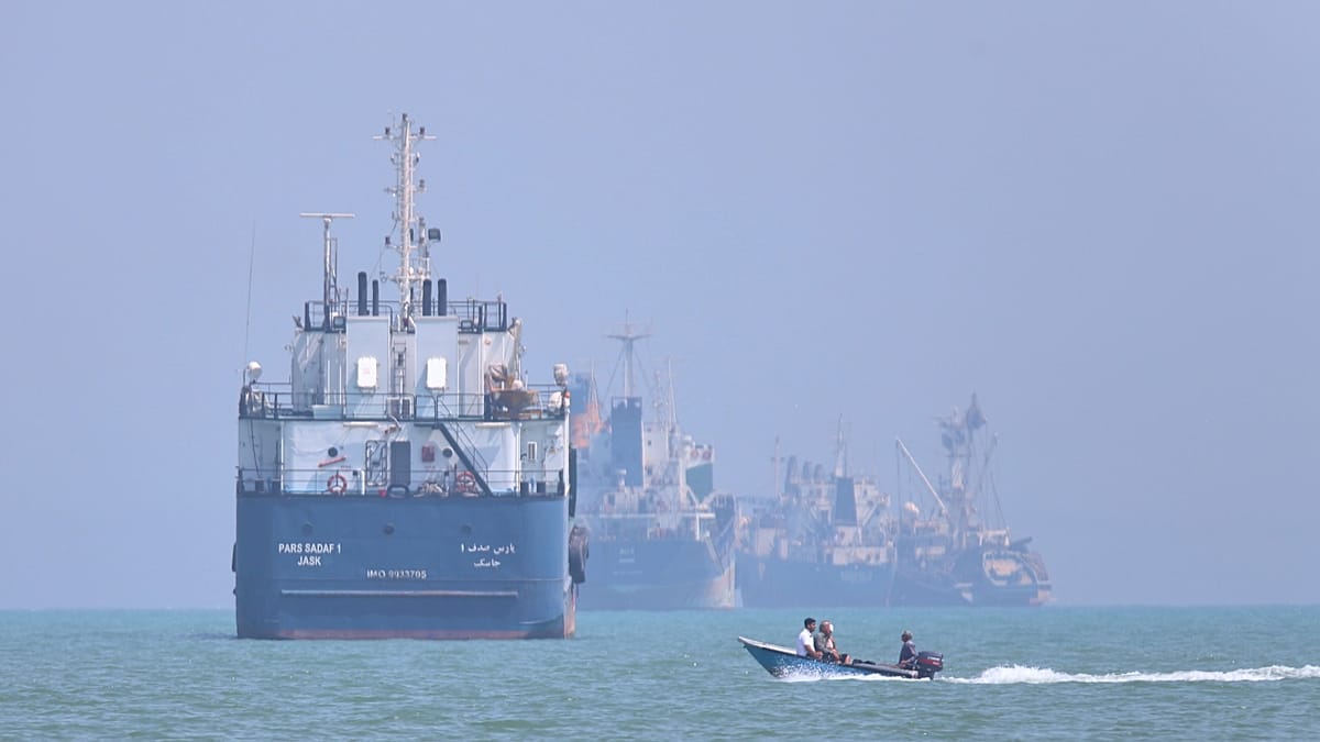 Trump Reimposes Hormuz Blockade, Demands 20% Shipping Fee as US-Iran Clashes Escalate