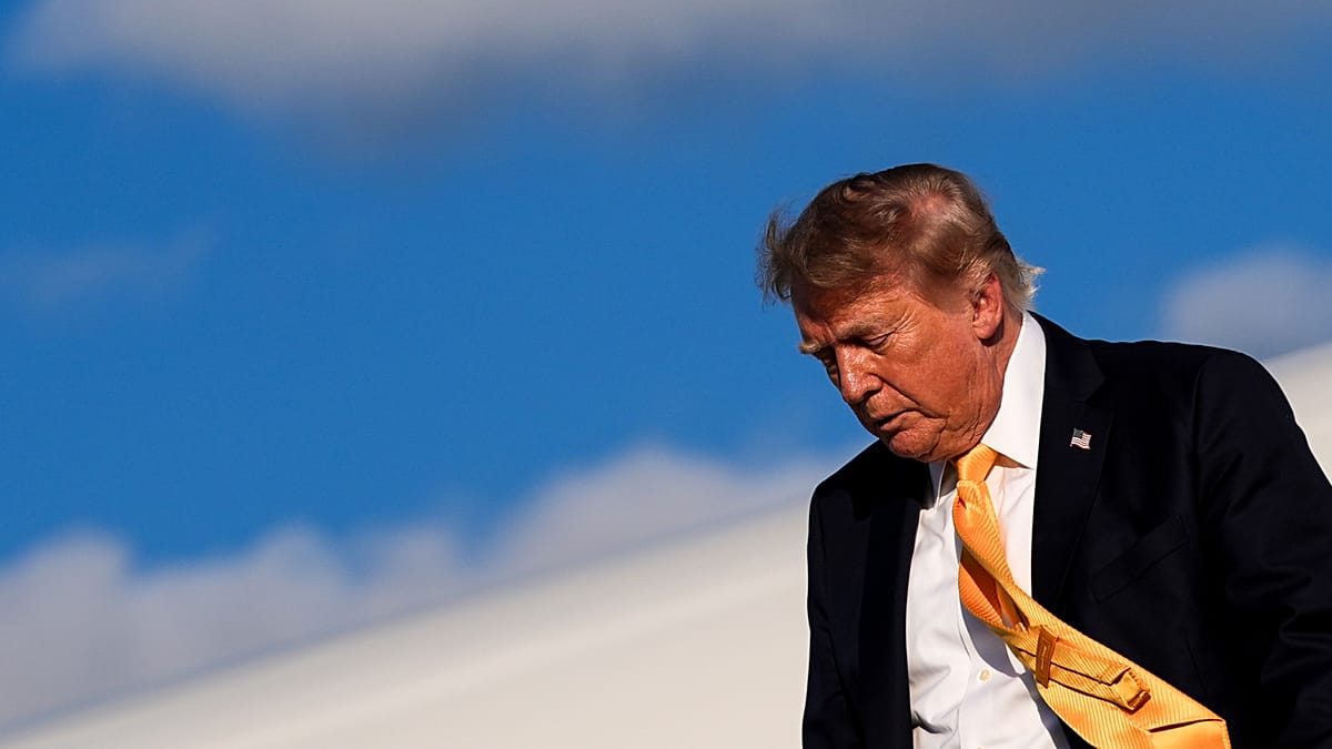 Trump threatens to bar Bombardier from US market unless it builds locally