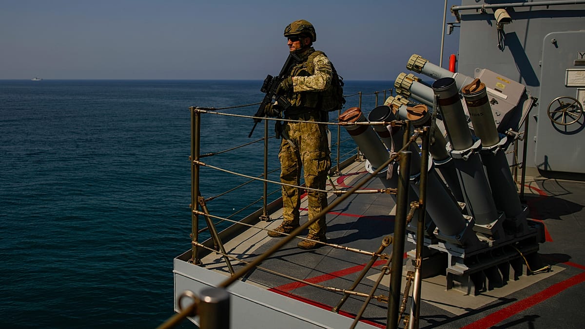 Turkey and Pakistan to deploy troops to Saudi Arabia under defence pact