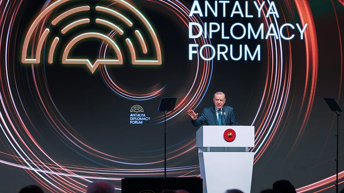 Turkey Hosts Middle Powers in Antalya as Hormuz Crisis Drives Search for New Trade Routes