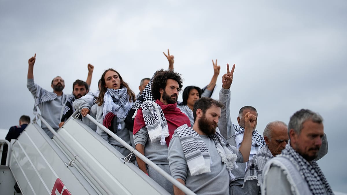 Turkey Welcomes 422 Gaza Flotilla Activists Deported by Israel Amid Abuse Allegations