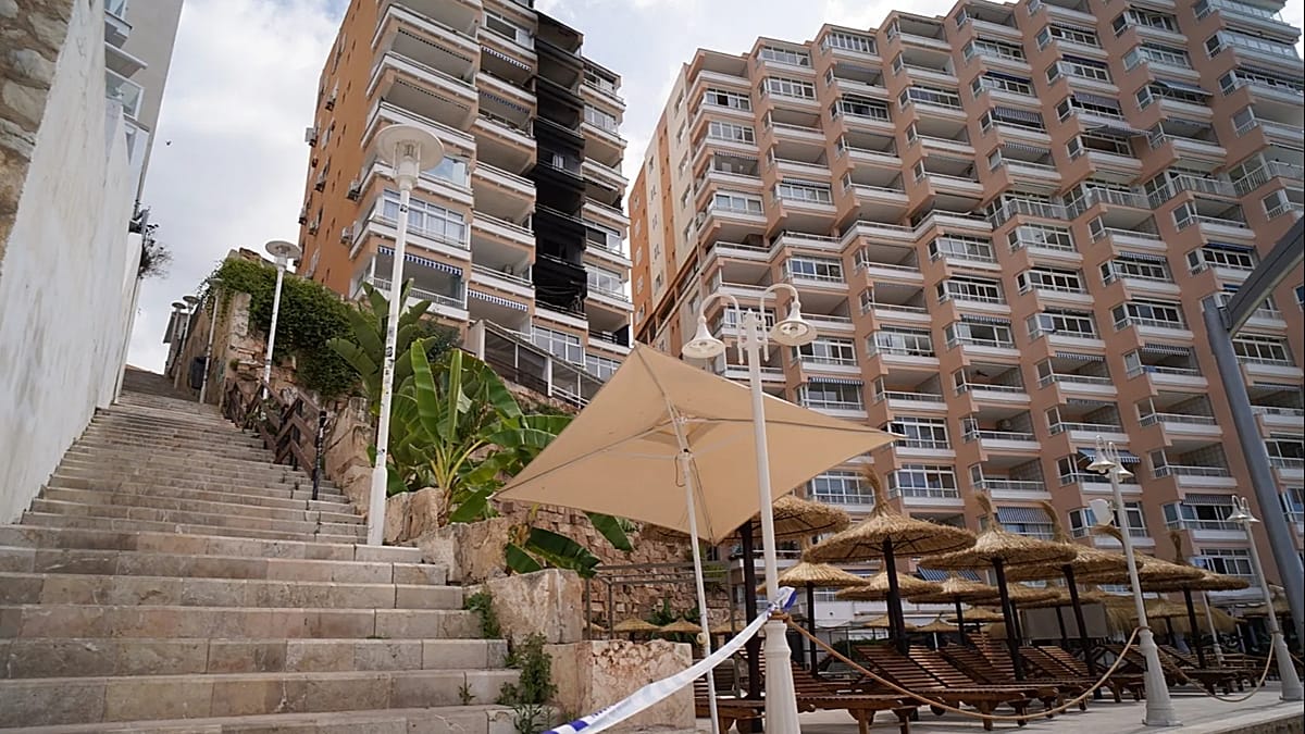Two Dead in Magaluf Apartment Fire as Blaze Engulfs Third Floor