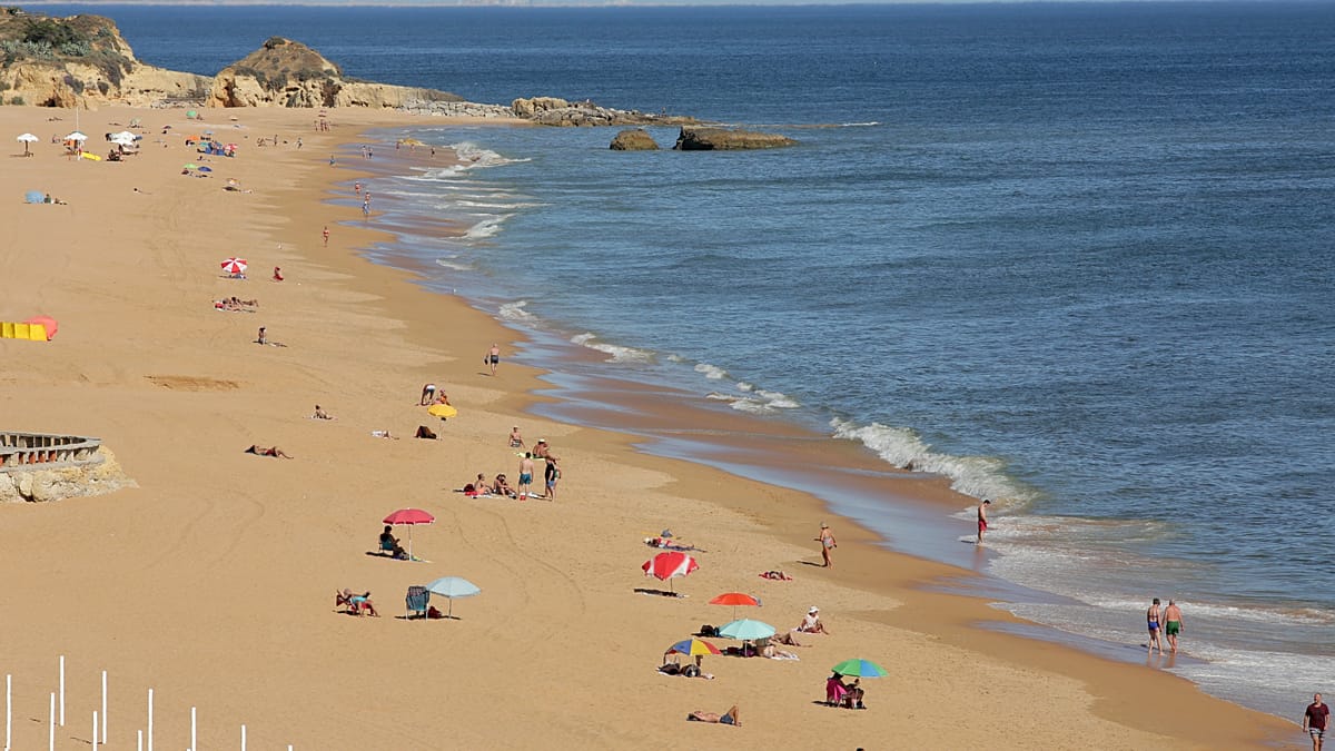 Two Marine Heatwaves Push Sea Off Faro to 26.1°C