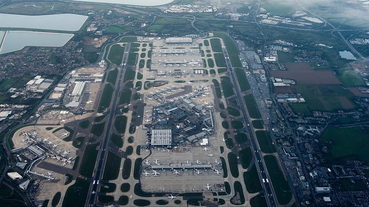 UK air traffic glitch grounds over 1,000 flights across Britain