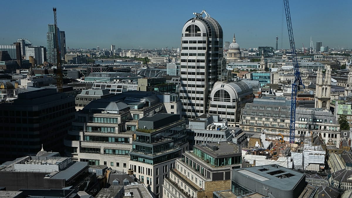 UK economy defies forecasts with August growth despite consumer caution