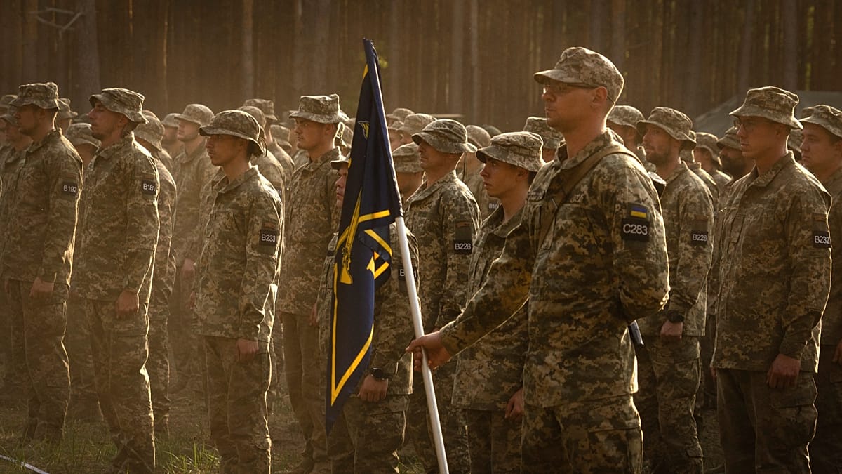 Ukraine Launches Criminal Probe After Lviv Crowd Attacks Military Conscription Vehicle