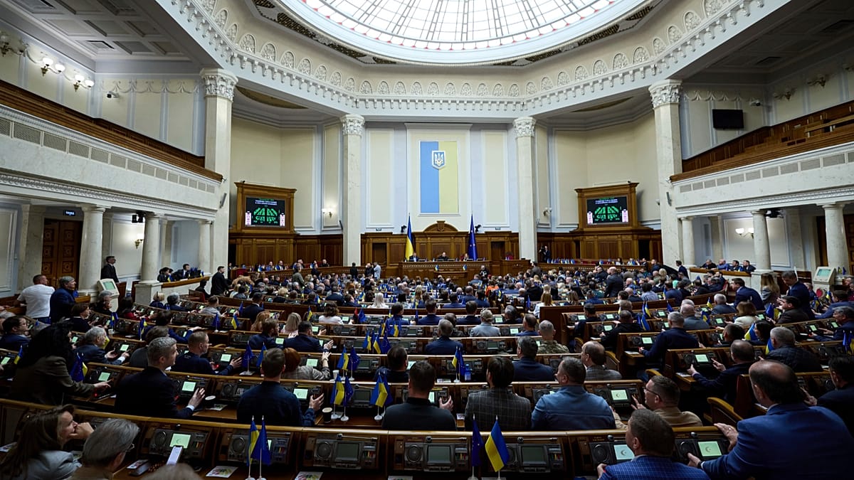 Ukraine's parliament reconvenes with defence and foreign ministries still leaderless