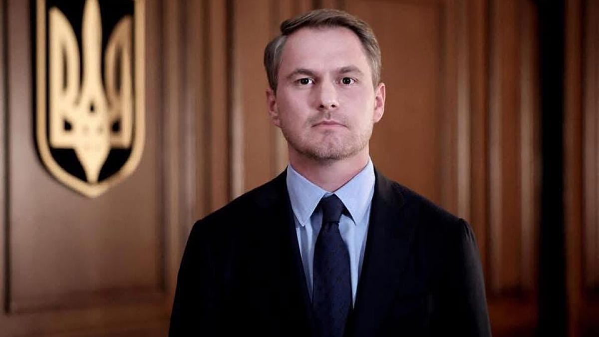 Ukraine's top prosecutor suspended after leaving country amid corruption probe