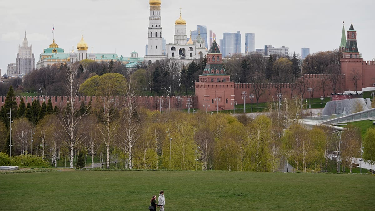 Ukrainian Drone Strike Sets Moscow Oil Refinery Ablaze After Russian Bombardment