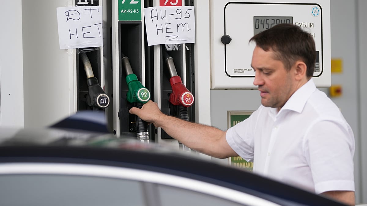 Ukrainian Strikes on Russian Fuel Depots Cause Petrol Shortages in Saint Petersburg