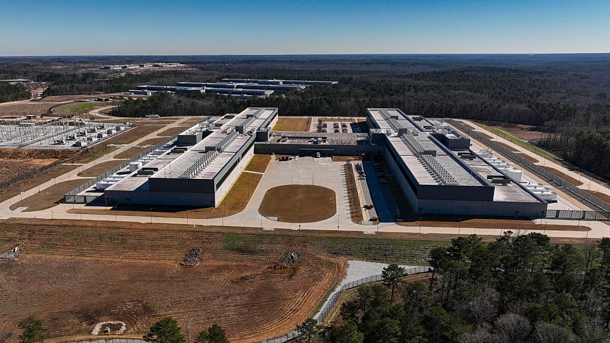 UN Report: Data Centers' Energy Use Rivals Nations, AI Users Urged to Be Less Polite