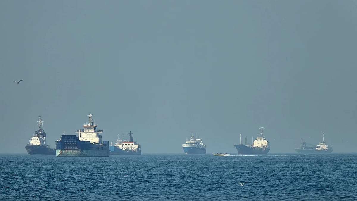 US Pauses Hormuz Naval Escort Mission as Trump Cites Progress in Iran Peace Talks