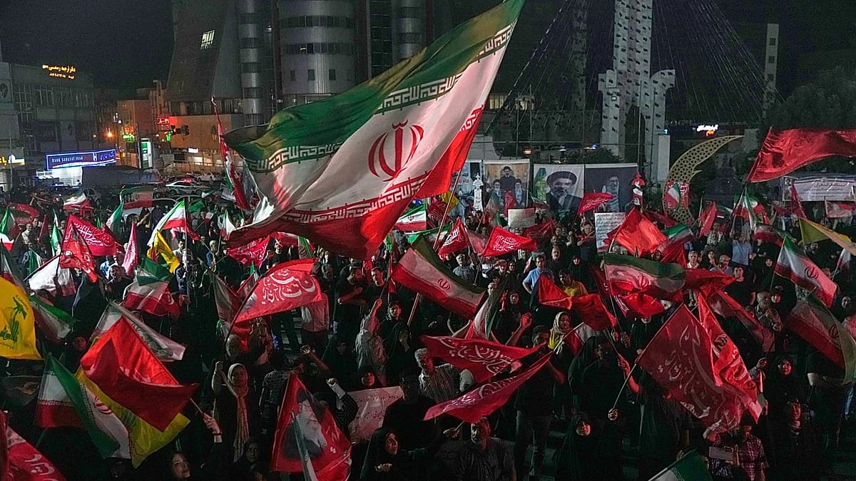 US Strikes Iran for Seventh Night as Tehran Hits Back at Gulf Allies