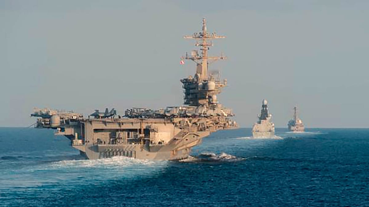 US Strikes Iranian Ports as Tehran Moves to Assert Control Over Strait of Hormuz