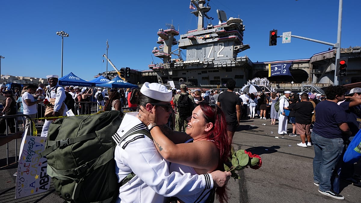 USS Abraham Lincoln returns to San Diego after record 265-day deployment