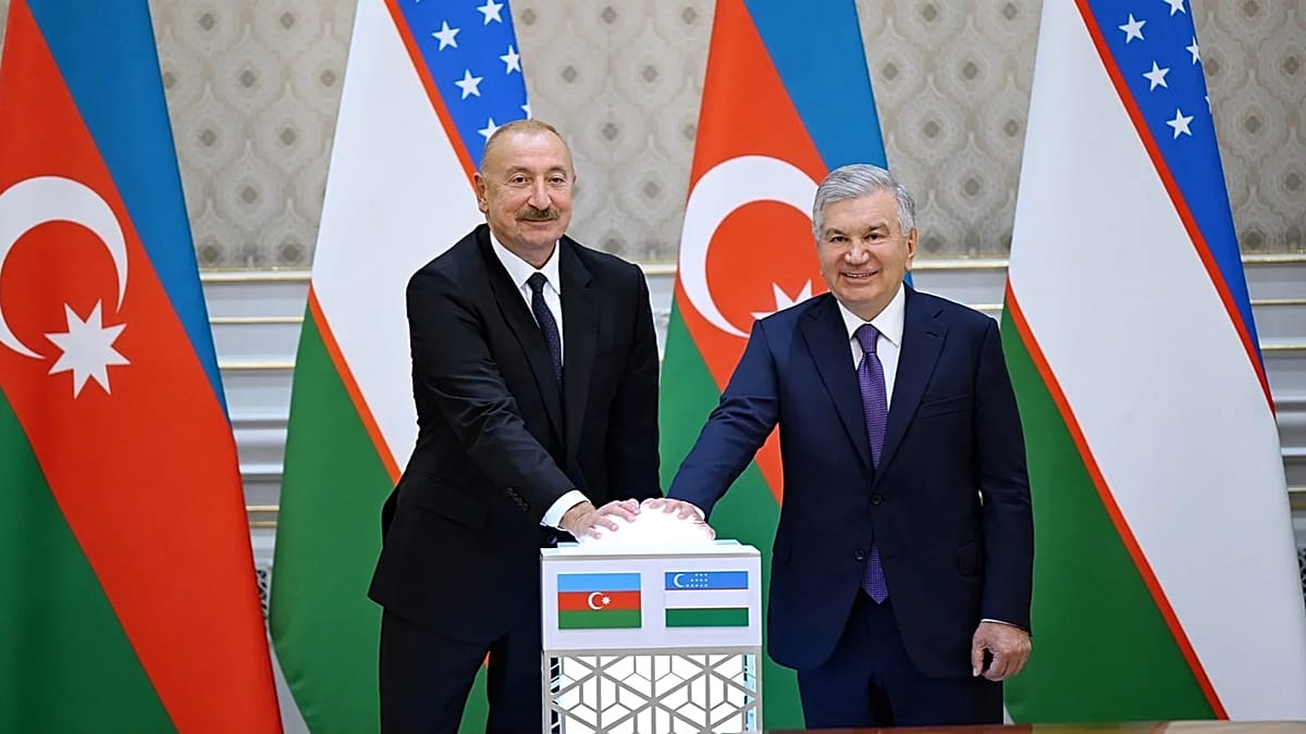 Uzbekistan and Azerbaijan sign friendship treaty, target $1bn trade