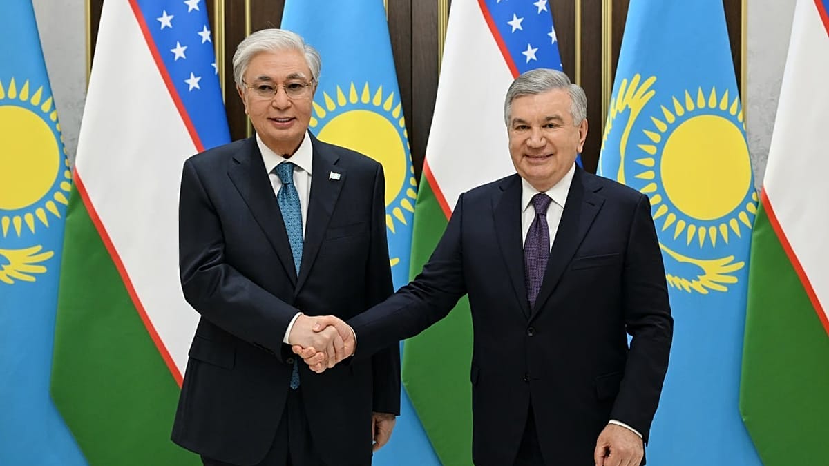 Uzbekistan and Kazakhstan Pledge to Double Trade to $10 Billion in Bukhara Talks