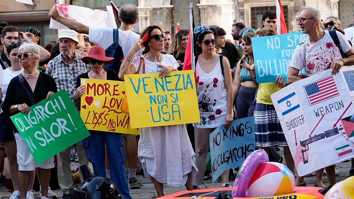 Venice Protesters Greet US Ambassador's Superyacht with 'Make America Read Again' Signs