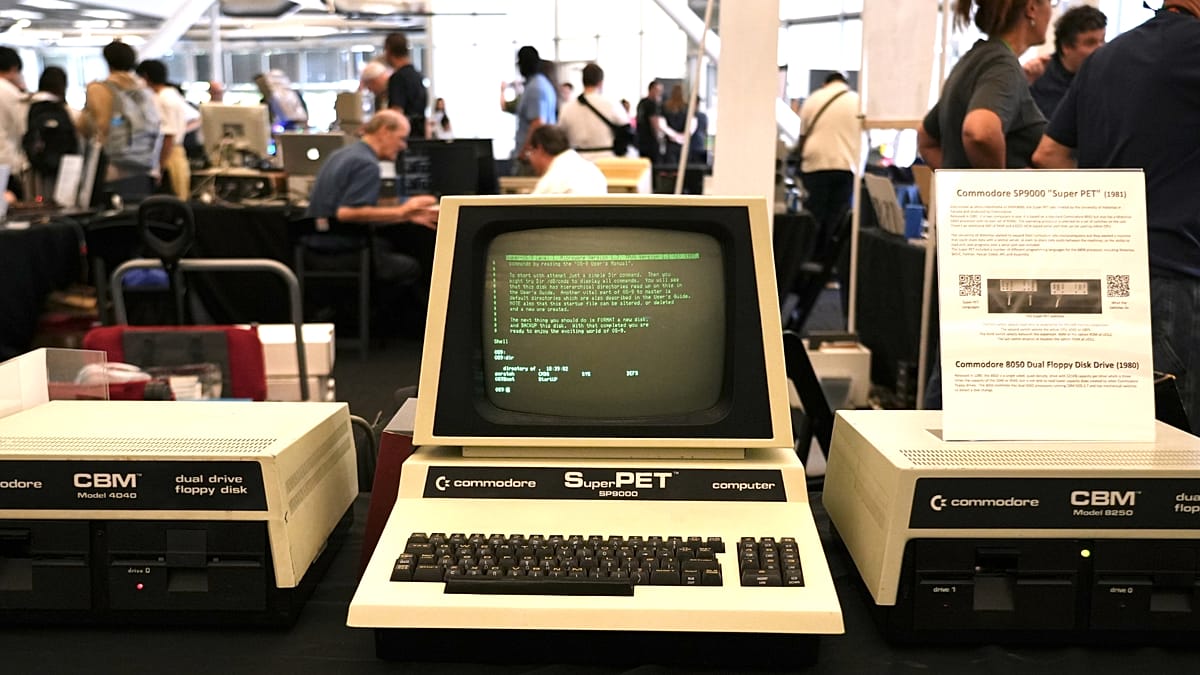 Vintage computer collectors thrive as AI era reshapes tech
