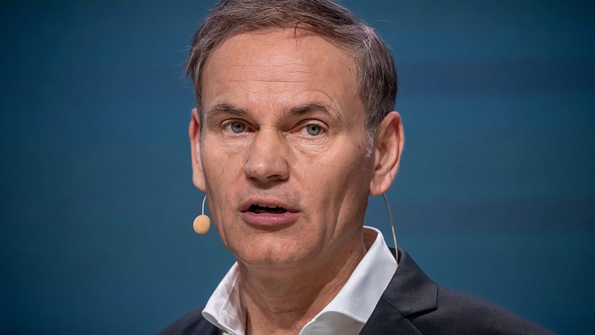 Volkswagen Faces Crucial Talks on 100,000 Job Cuts and Plant Closures