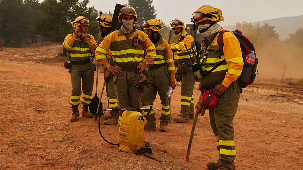 Wildfire Forces Evacuations in Villa del Prado Near Madrid