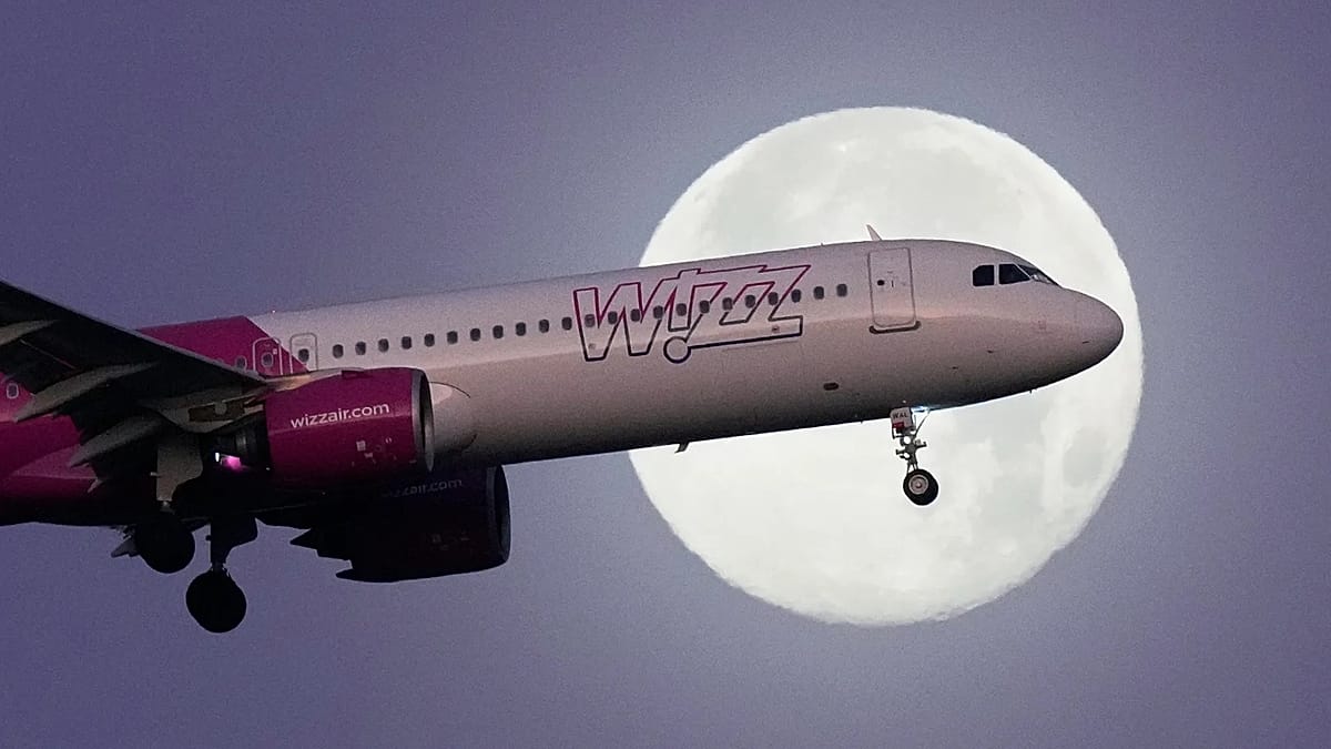 Wizz Air to Equip Fleet with Starlink Wi-Fi by 2027, Budget Rivals Hold Off