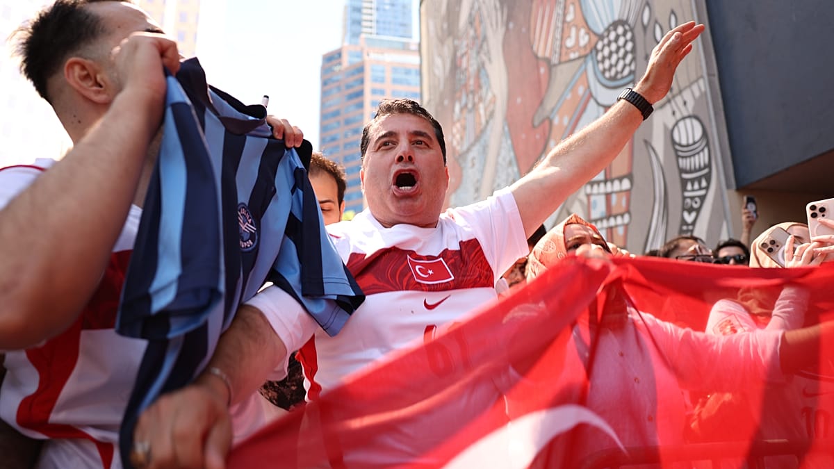World Cup Excitement: Cardiologists Warn of Heart Risks for Vulnerable Fans
