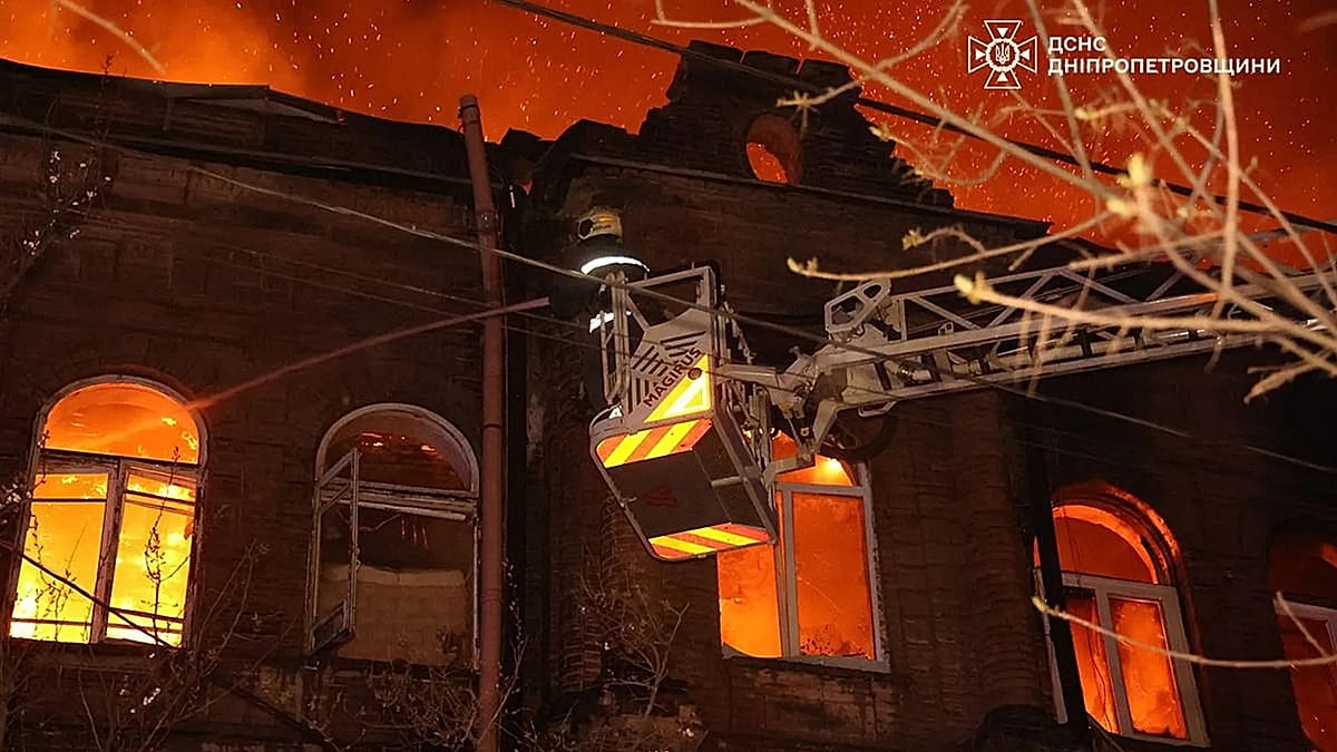 Zelenskyy Confirms US Arms Deliveries Continue Despite Iran Conflict, as Dnipro Drone Strike Kills Three