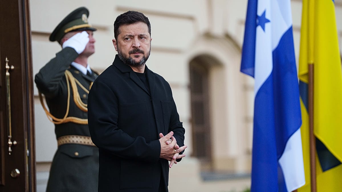 Zelenskyy Gives Belarus One Week to Remove Drone Relay Equipment